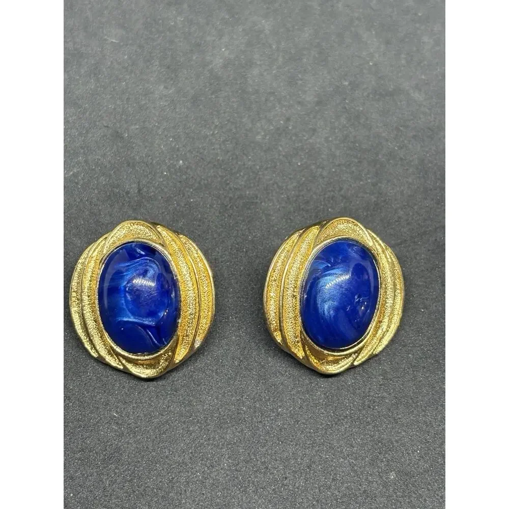 Vintage Trifari Gold Tone Blue Faux Lapis Cabochon Clip Earrings Brushed Swirl